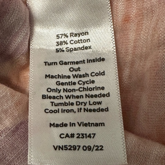 Talbots Floral Orange and Pink Women's Top - Picture 6 of 6